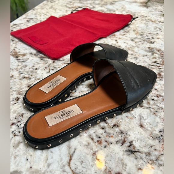 Valentino Rockstud Black Leather Slides - Picture 12 of 12